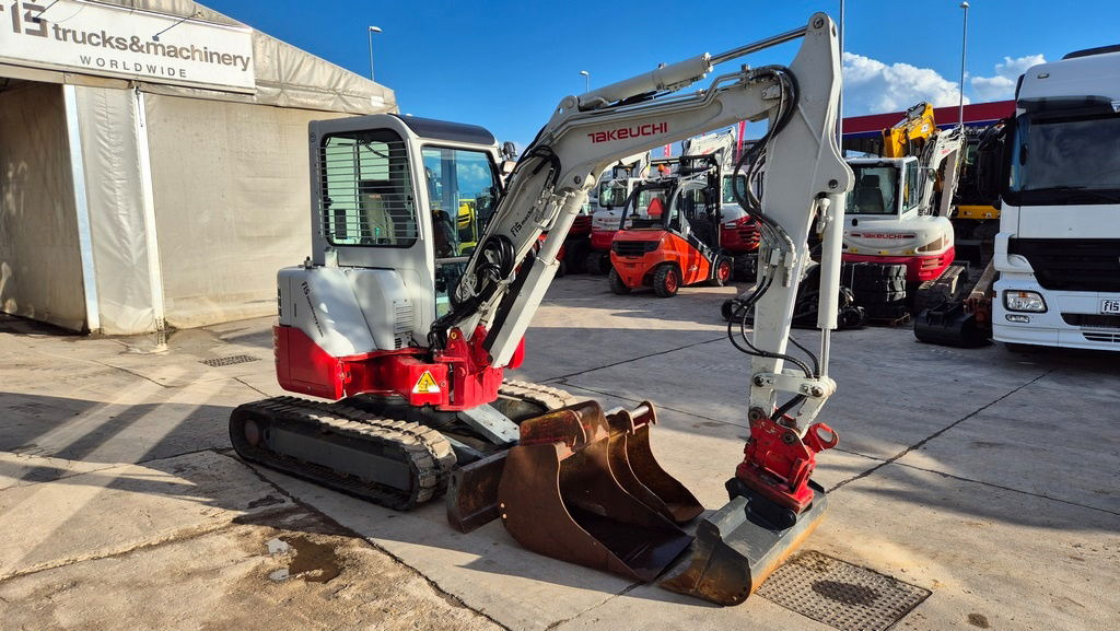 Takeuchi TB138FR - Powertilt - 3X Buckets - 2015 Year - Mini excavator: picture 2 Takeuchi TB138FR - Powertilt - 3X Buckets - 2015 Year - Mini excavator: picture 2