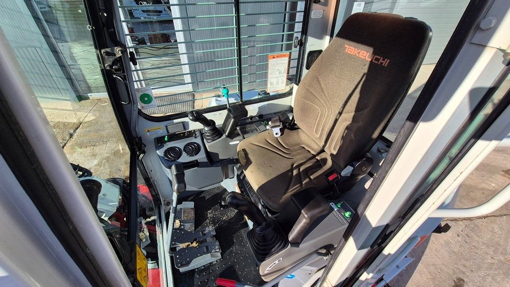 Mini excavator Takeuchi TB138FR - Powertilt - 3X Buckets - 2015 Year: picture 9