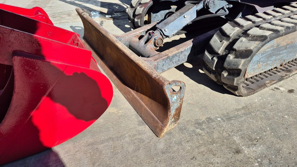 Takeuchi TB230 - Powertilt - 3X Buckets - 2017 Year - TOP Condition - Mini excavator: picture 2 Takeuchi TB230 - Powertilt - 3X Buckets - 2017 Year - TOP Condition - Mini excavator: picture 2