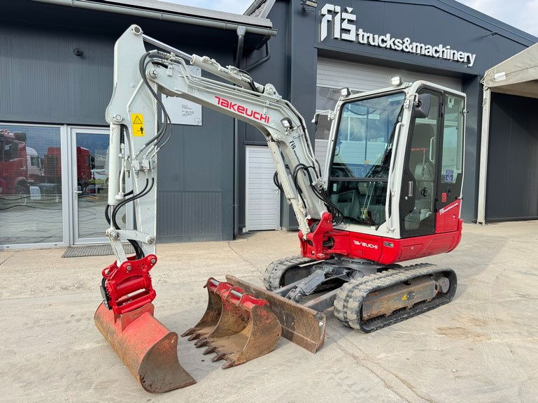 Takeuchi TB230 - Powertilt - 3X Buckets - 2021 Year - TOP - Mini excavator: picture 1 Takeuchi TB230 - Powertilt - 3X Buckets - 2021 Year - TOP - Mini excavator: picture 1