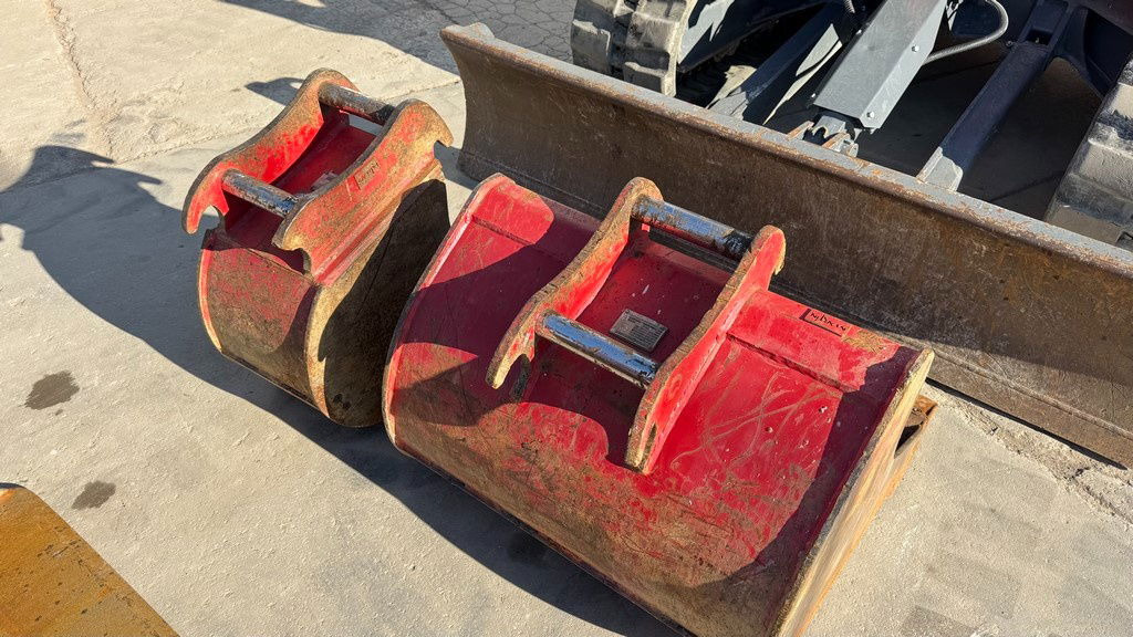 Takeuchi Takeuchi TB290-2 - 2022 Year - Powertilt - 3X Buckets - 945 Hours - Mini excavator: picture 4 Takeuchi Takeuchi TB290-2 - 2022 Year - Powertilt - 3X Buckets - 945 Hours - Mini excavator: picture 4