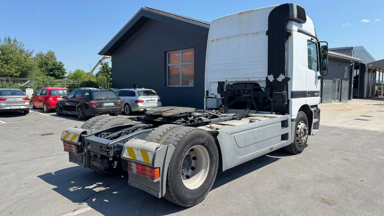 Mercedes-Benz Actros 1853 LS 4x2 tractor unit - retarder - tipp. hydraulics - Tractor unit: picture 5 Mercedes-Benz Actros 1853 LS 4x2 tractor unit - retarder - tipp. hydraulics - Tractor unit: picture 5