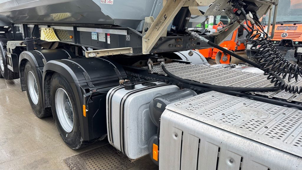 Mercedes-Benz Arocs 2651 6X4 tipp. hydr. - turbo retarder - Tractor unit: picture 4 Mercedes-Benz Arocs 2651 6X4 tipp. hydr. - turbo retarder - Tractor unit: picture 4