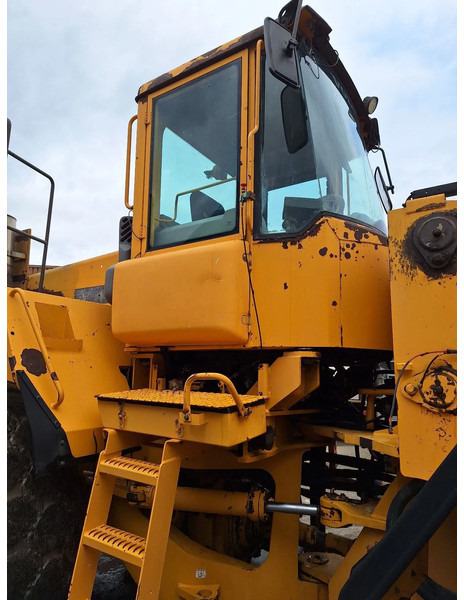 Wheel loader Volvo L220D: picture 6