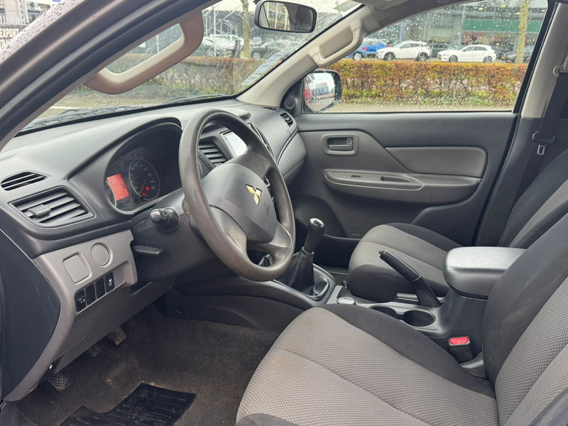 Pickup truck Mitsubishi L200 4*4 airco: picture 9