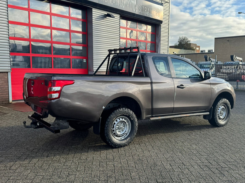 Pickup truck Mitsubishi L200 4*4 airco: picture 5