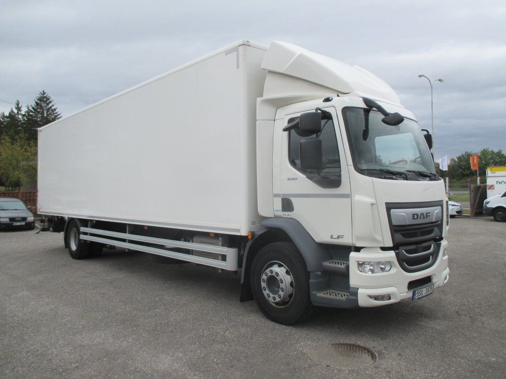 DAF 18.290  - Box truck: picture 3 DAF 18.290  - Box truck: picture 3