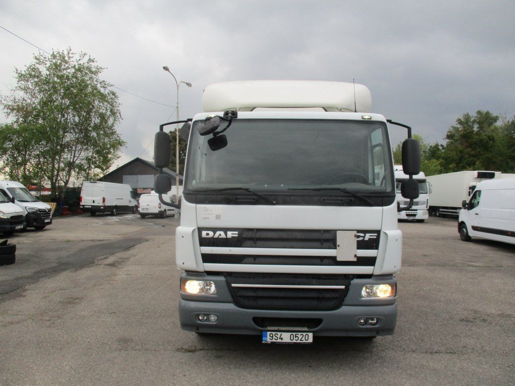 DAF CF 75.310 - Box truck: picture 2 DAF CF 75.310 - Box truck: picture 2