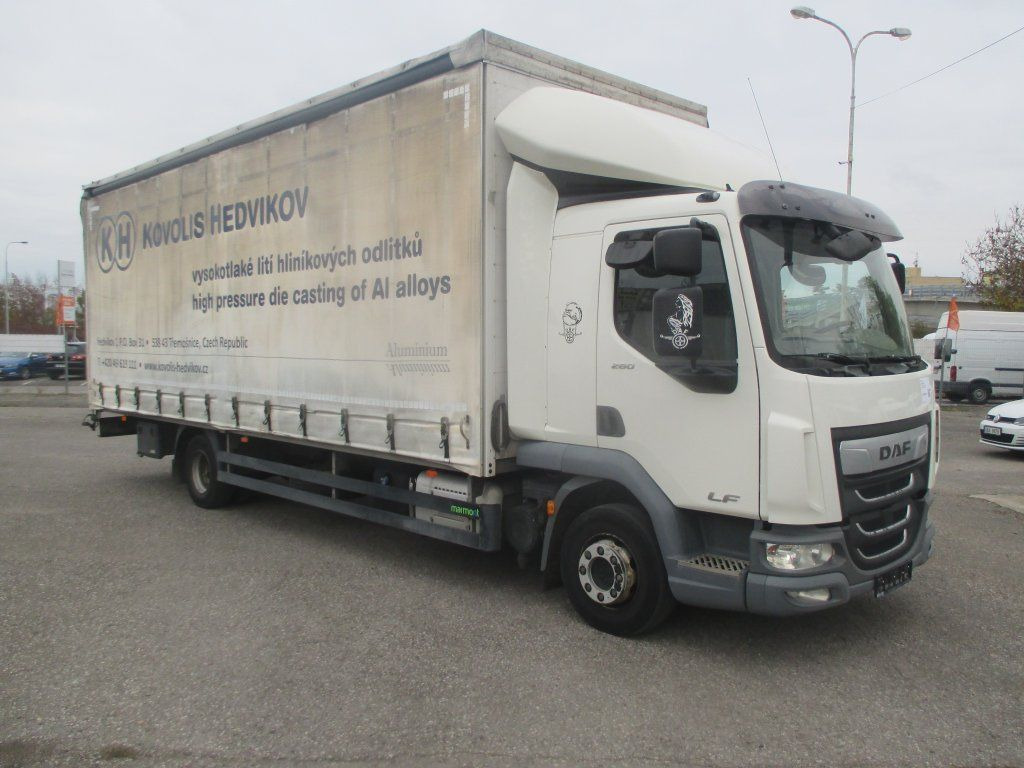 DAF LF 12.260 - Curtainsider truck: picture 2 DAF LF 12.260 - Curtainsider truck: picture 2