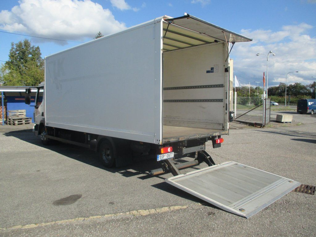 Box van DAF LF 180 mit LBW: picture 8
