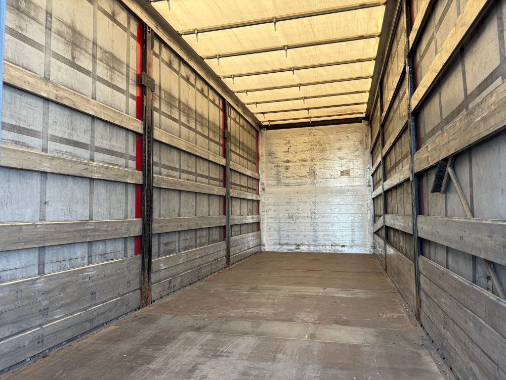 Curtainsider truck DAF XF440 EURO 6 6x2: picture 17
