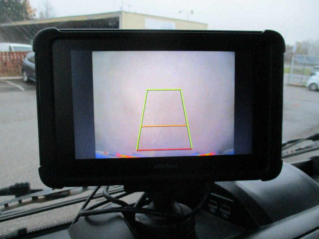 Box truck Iveco 120E25 mit LBW Iveco 120E25 mit LBW: picture 9 Box truck Iveco 120E25 mit LBW Iveco 120E25 mit LBW: picture 9