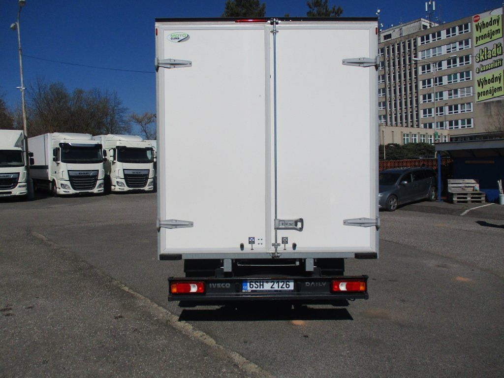 New Refrigerated van Iveco Daily 35C16: picture 6