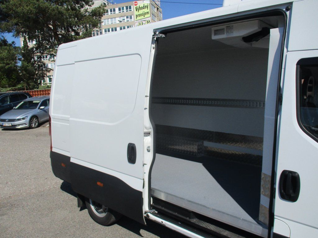 Iveco Daily 35S16 2.3L - Refrigerated van: picture 5 Iveco Daily 35S16 2.3L - Refrigerated van: picture 5