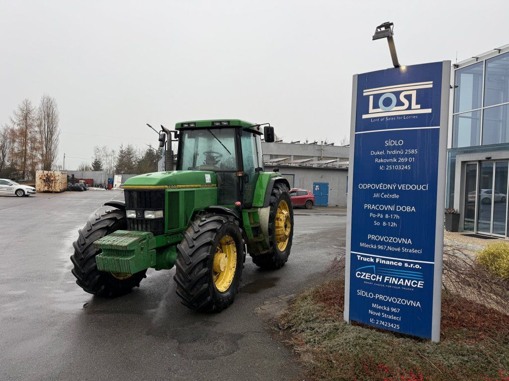 John Deere 7800 - Farm tractor: picture 1 John Deere 7800 - Farm tractor: picture 1