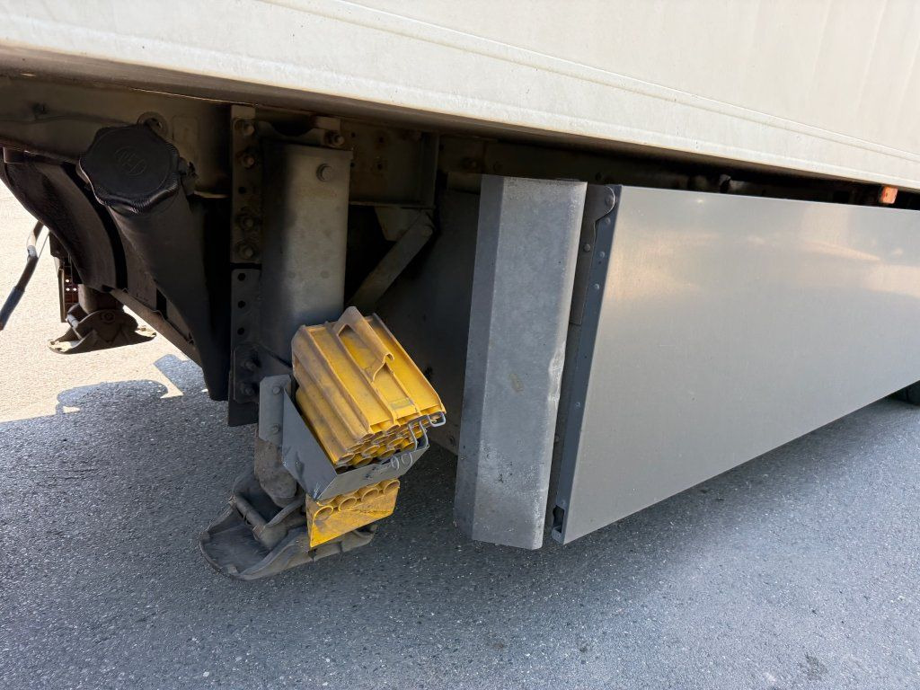 Lamberet LVF S3 Carrier Maxima 1300 - Closed box semi-trailer: picture 5 Lamberet LVF S3 Carrier Maxima 1300 - Closed box semi-trailer: picture 5