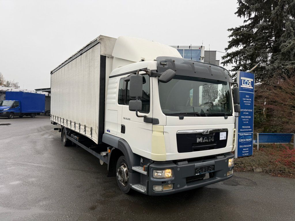 MAN TGL12.220 EURO 5 - Curtainsider truck: picture 2 MAN TGL12.220 EURO 5 - Curtainsider truck: picture 2