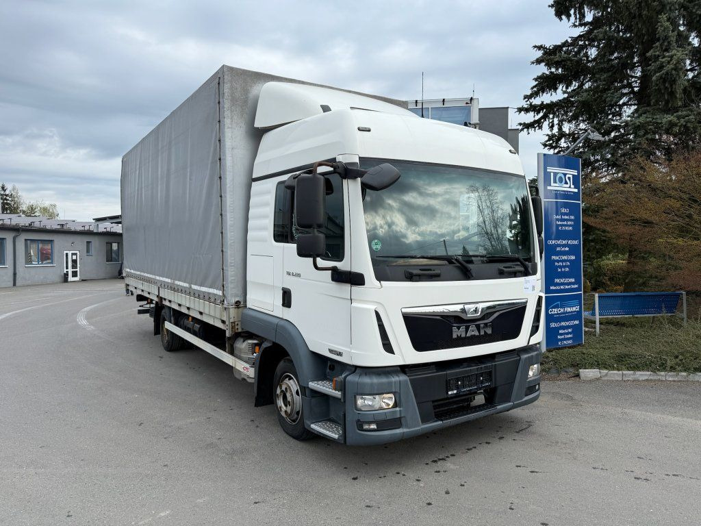 MAN TGL8.220 EURO 6 - Curtain side van: picture 2 MAN TGL8.220 EURO 6 - Curtain side van: picture 2