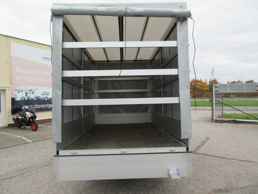 Renault Master - Curtain side van: picture 5 Renault Master - Curtain side van: picture 5