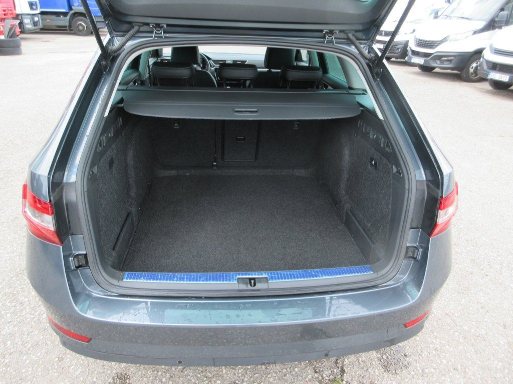Station wagon Skoda 2.0 Tdi  Style: picture 9