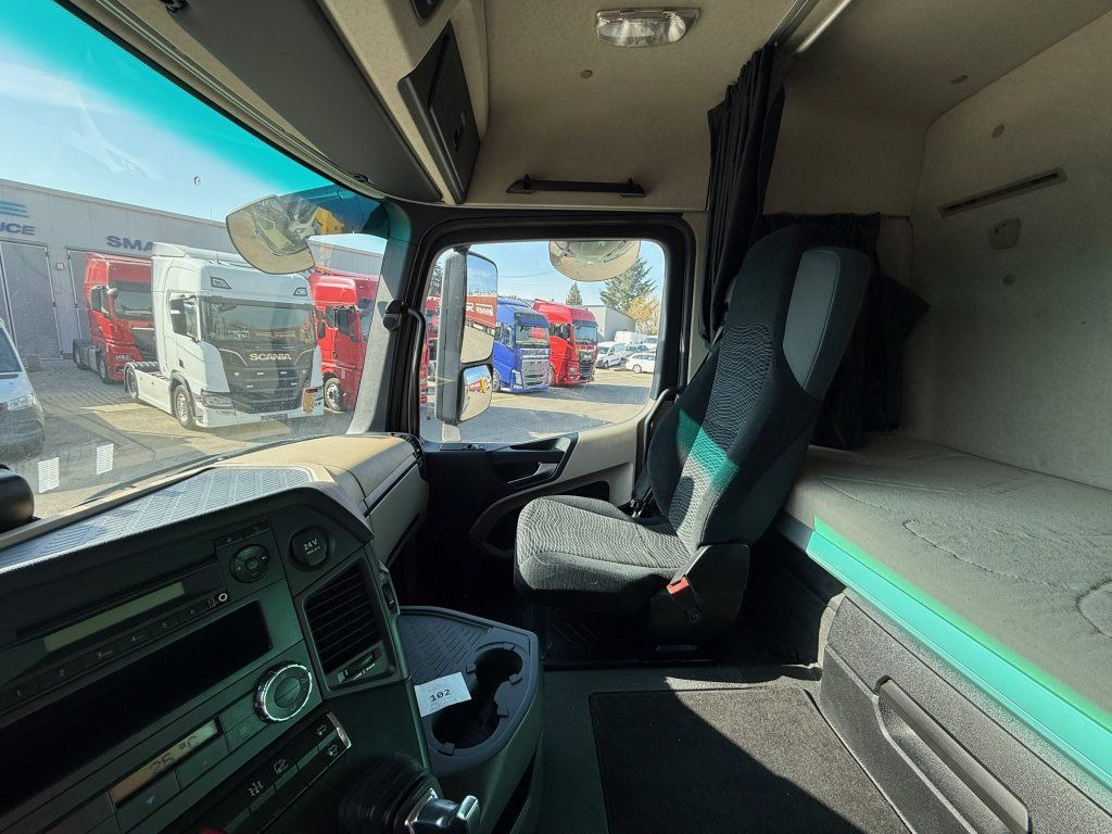 Tractor unit Mercedes-Benz 1843 Actros ADR FL, EX/II, EX/III, AT: picture 18