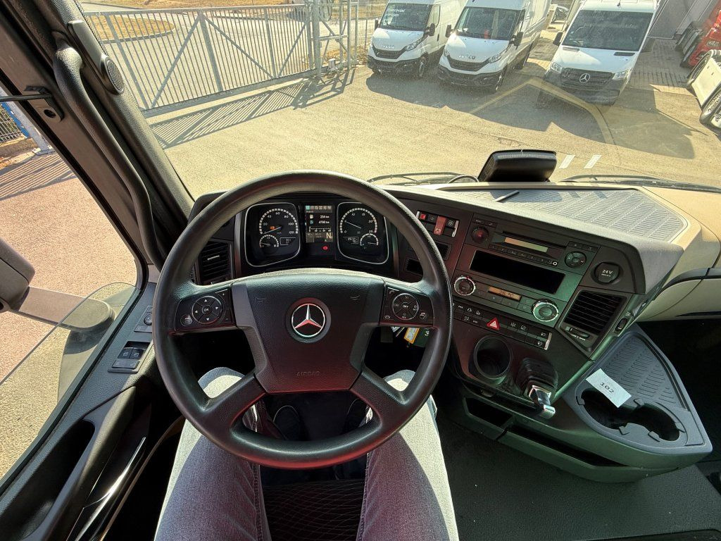 Tractor unit Mercedes-Benz 1843 Actros ADR FL, EX/II, EX/III, AT: picture 17