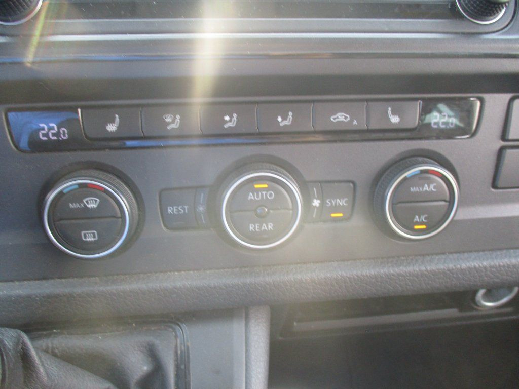 Passenger van Volkswagen T6 2.0 TDI,Navi,DSG: picture 14 Passenger van Volkswagen T6 2.0 TDI,Navi,DSG: picture 14