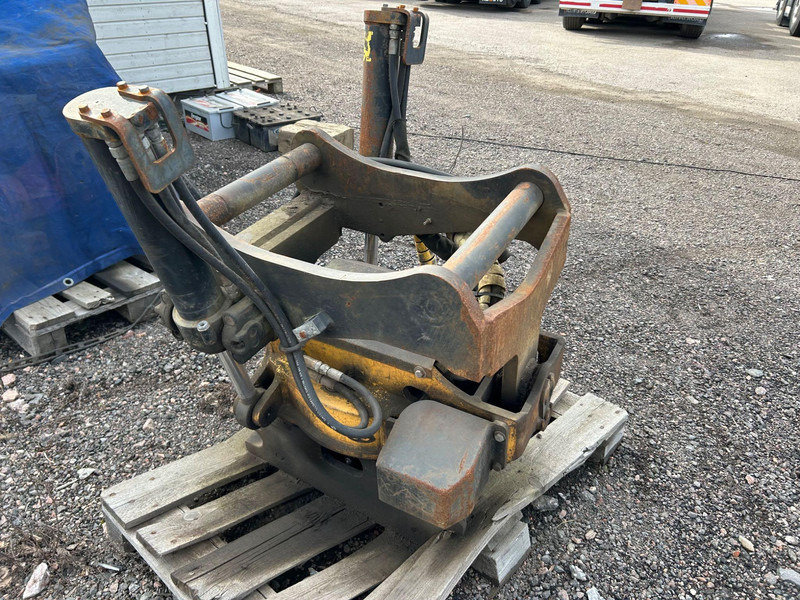 Engcon EC20B-S70 - Attachment for Construction machinery: picture 2 Engcon EC20B-S70 - Attachment for Construction machinery: picture 2