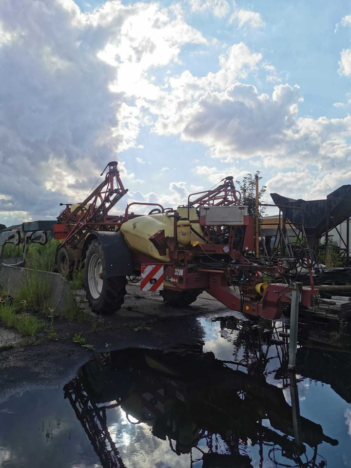Opryskiwacz Hardi 18metrow - Trailed sprayer: picture 1 Opryskiwacz Hardi 18metrow - Trailed sprayer: picture 1