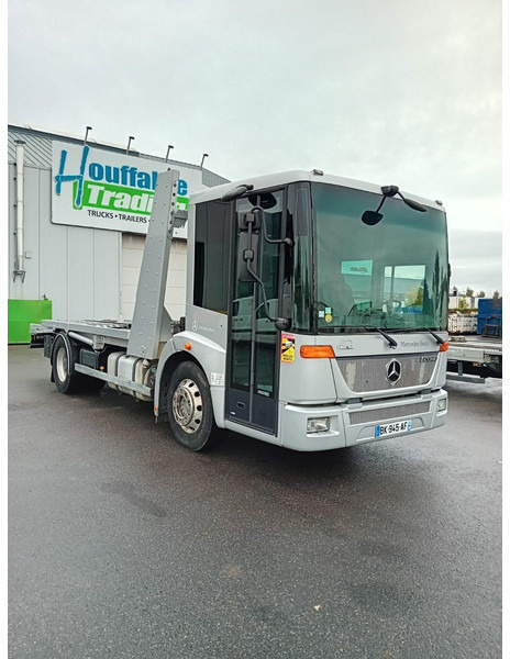 Mercedes-Benz Econic 1833 - Tow truck: picture 2 Mercedes-Benz Econic 1833 - Tow truck: picture 2