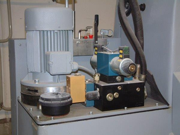 Small label die cutting machine Gerhard BUSCH type A - Paper cutting machine: picture 4 Small label die cutting machine Gerhard BUSCH type A - Paper cutting machine: picture 4