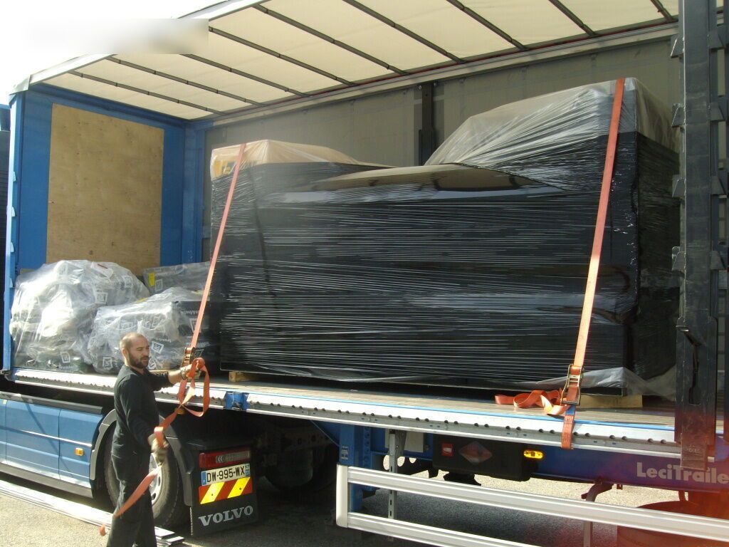 SDMO 450 KVA VOLVO TAD1630GE - Generator set: picture 4 SDMO 450 KVA VOLVO TAD1630GE - Generator set: picture 4