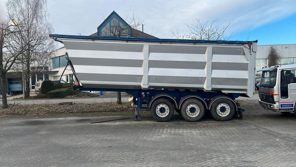 Lück SKF35 45m³ Alufelgen/Liftachse/Scheibenbremse - Tipper semi-trailer: picture 4 Lück SKF35 45m³ Alufelgen/Liftachse/Scheibenbremse - Tipper semi-trailer: picture 4