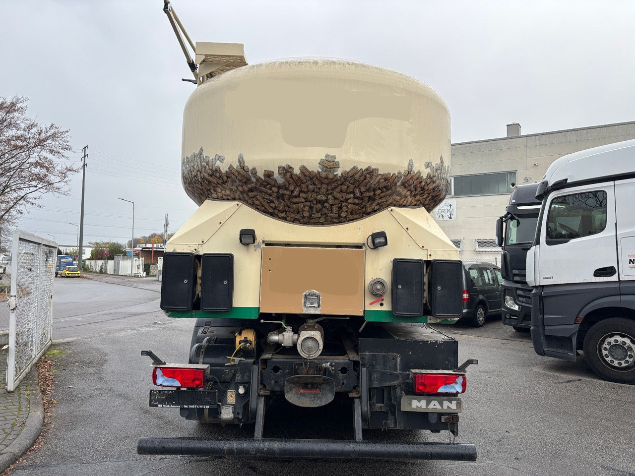 Tank truck MAN TGS 18.440 Silo/Waage/Kompressor/40m Schlauch: picture 6