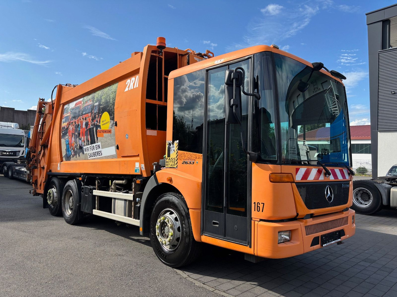 Mercedes-Benz Econic 2633 - Garbage truck: picture 1 Mercedes-Benz Econic 2633 - Garbage truck: picture 1