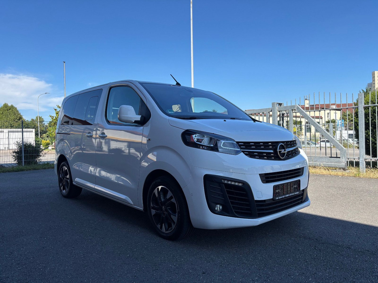 Opel Zafira Life Edition S - Passenger van: picture 3 Opel Zafira Life Edition S - Passenger van: picture 3