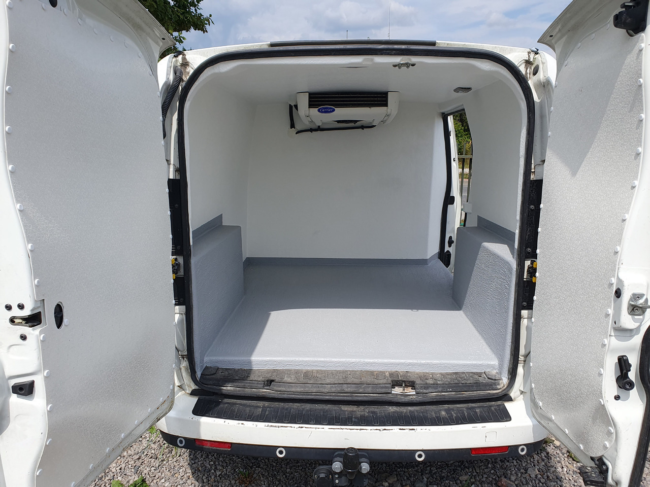FIAT DOBLO 1.6 LONG CHLODNIA carrier +230v KLIMA EURO6 - Refrigerated van: picture 1 FIAT DOBLO 1.6 LONG CHLODNIA carrier +230v KLIMA EURO6 - Refrigerated van: picture 1