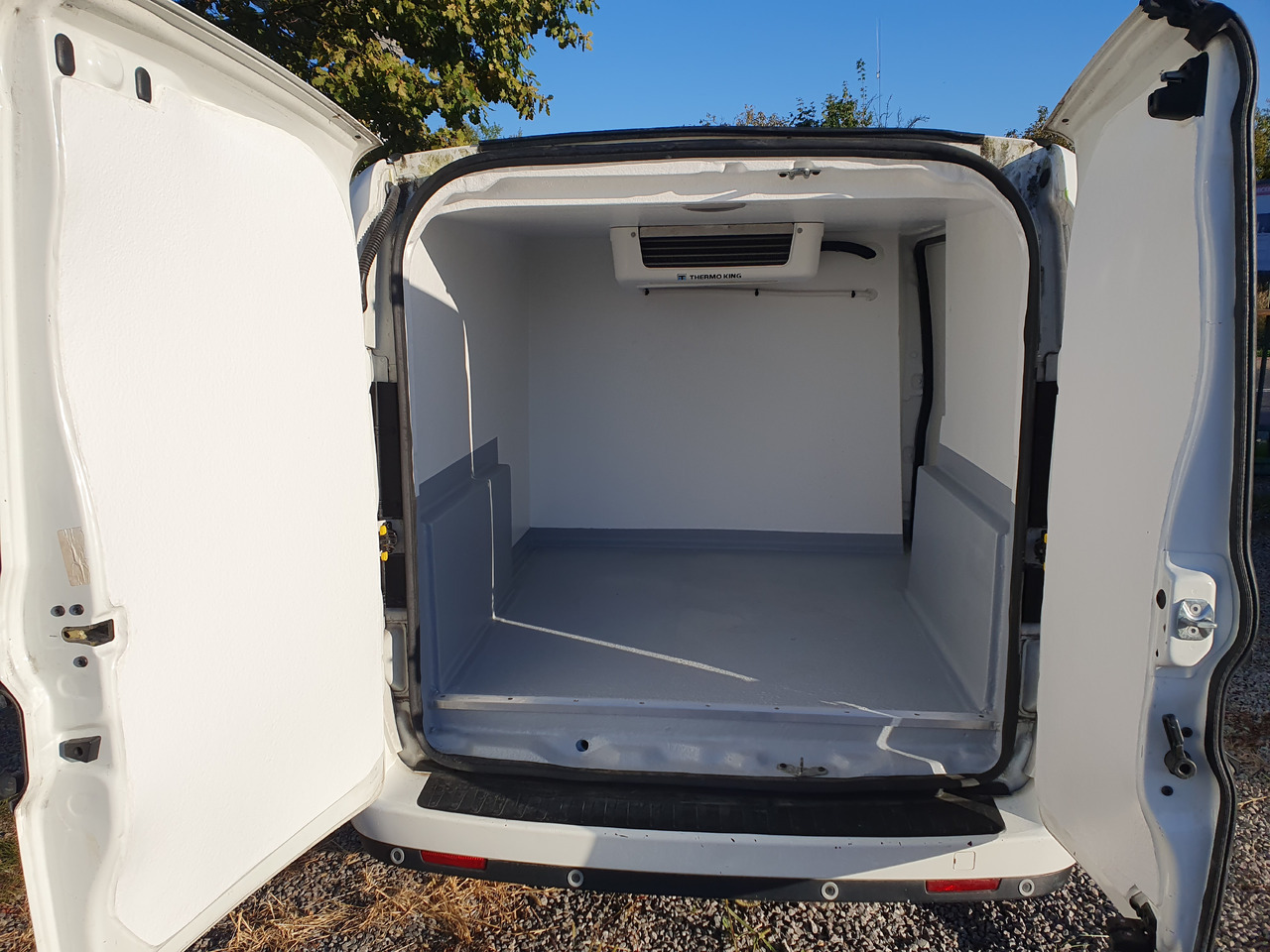 Refrigerated van FIAT DOBLO CHLODNIA THERMOKING KLIMA EURO6 [ Copy ]: picture 1