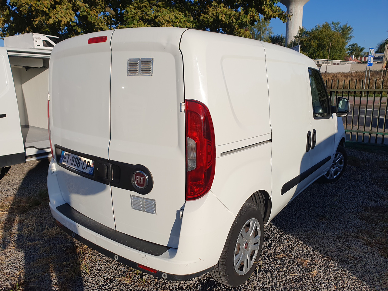 FIAT DOBLO CHLODNIA THERMOKING KLIMA EURO6 - Refrigerated van: picture 5 FIAT DOBLO CHLODNIA THERMOKING KLIMA EURO6 - Refrigerated van: picture 5