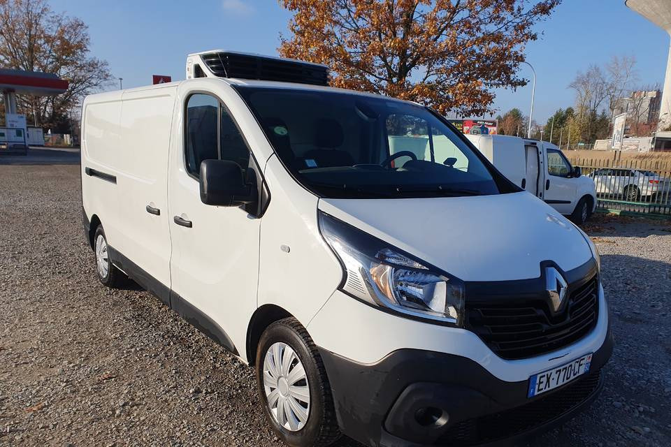Refrigerated van RENAULT TRAFIC CHLODNIA MROZNIA CARRIER+230V KLIMA EURO6: picture 1