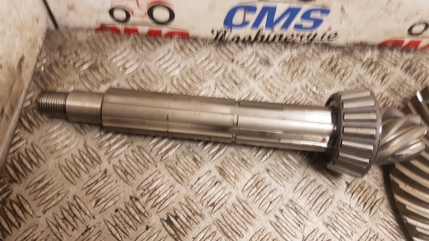 Case 1394, 1494 David Brown 1490 Rear Axle Bevel Gear Z 7/43 K965895 - Rear axle for Farm tractor: picture 3 Case 1394, 1494 David Brown 1490 Rear Axle Bevel Gear Z 7/43 K965895 - Rear axle for Farm tractor: picture 3