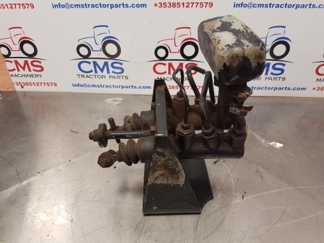 Case 856 Xl, 844 Xl, 745 Xl, 743 Xl Brake Master Cylinders 1287846c91, 226301a1 - Brake cylinder for Farm tractor: picture 1 Case 856 Xl, 844 Xl, 745 Xl, 743 Xl Brake Master Cylinders 1287846c91, 226301a1 - Brake cylinder for Farm tractor: picture 1