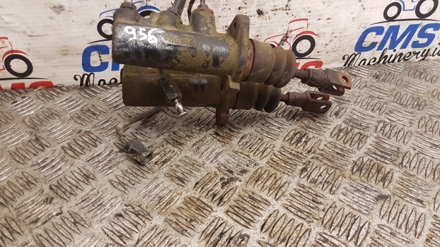 Case 856 Xl, 844 Xl, 745 Xl, 743 Xl Brake Master Cylinders 1287846c91, 226301a1 - Brake cylinder for Farm tractor: picture 2 Case 856 Xl, 844 Xl, 745 Xl, 743 Xl Brake Master Cylinders 1287846c91, 226301a1 - Brake cylinder for Farm tractor: picture 2