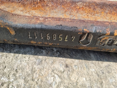Case Maxxum 145 New Holland T6, Front Axle Suspention Arm 47589117, 47589115 - Front axle: picture 5 Case Maxxum 145 New Holland T6, Front Axle Suspention Arm 47589117, 47589115 - Front axle: picture 5