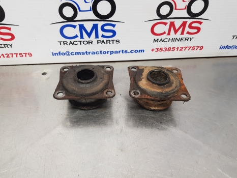 Case Maxxum 5120, 5140, 5130, 5240 Cab Front Support Damper Pair 1533773c1 - Cab suspension: picture 1 Case Maxxum 5120, 5140, 5130, 5240 Cab Front Support Damper Pair 1533773c1 - Cab suspension: picture 1