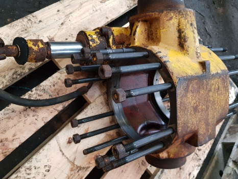Caterpillar Th62, Clark Hurth, Manitou Front Axle Centre Housing, Steering Ram - Front axle: picture 2 Caterpillar Th62, Clark Hurth, Manitou Front Axle Centre Housing, Steering Ram - Front axle: picture 2