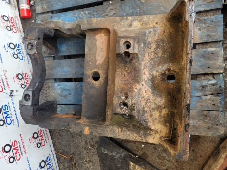 Claas Ares 500, 600, 800 Series 656 Rx Rz Front Axle Support Bolster 7700098196 - Suspension: picture 2 Claas Ares 500, 600, 800 Series 656 Rx Rz Front Axle Support Bolster 7700098196 - Suspension: picture 2