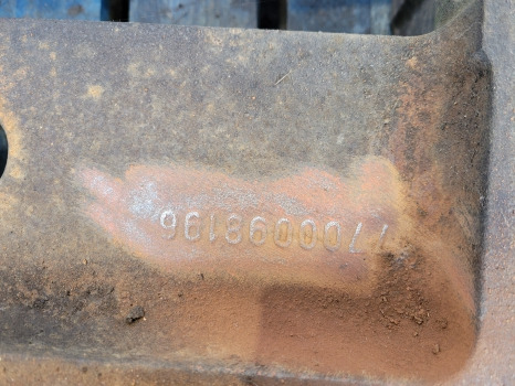 Claas Ares 500, 600, 800 Series 656 Rx Rz Front Axle Support Bolster 7700098196 - Suspension: picture 4 Claas Ares 500, 600, 800 Series 656 Rx Rz Front Axle Support Bolster 7700098196 - Suspension: picture 4