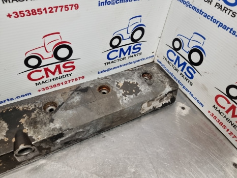 Claas Ares 656rc, Jd6068 Engine Valve Cover R121453, R135388, R135360 - Cylinder head: picture 4 Claas Ares 656rc, Jd6068 Engine Valve Cover R121453, R135388, R135360 - Cylinder head: picture 4