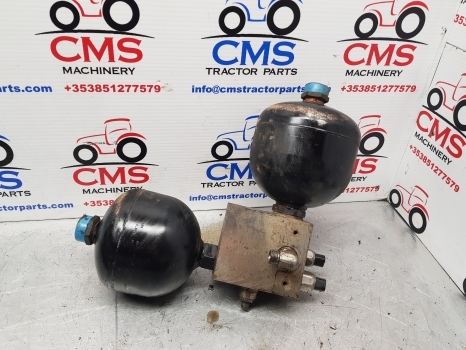 Claas Arion 500, 600 Series 640 Brake Valve, Safety Block 0021603450, 0021603451 - Brake valve for Farm tractor: picture 1 Claas Arion 500, 600 Series 640 Brake Valve, Safety Block 0021603450, 0021603451 - Brake valve for Farm tractor: picture 1
